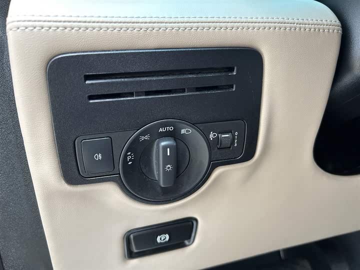 Фото 9 - Mercedes-Benz Vito