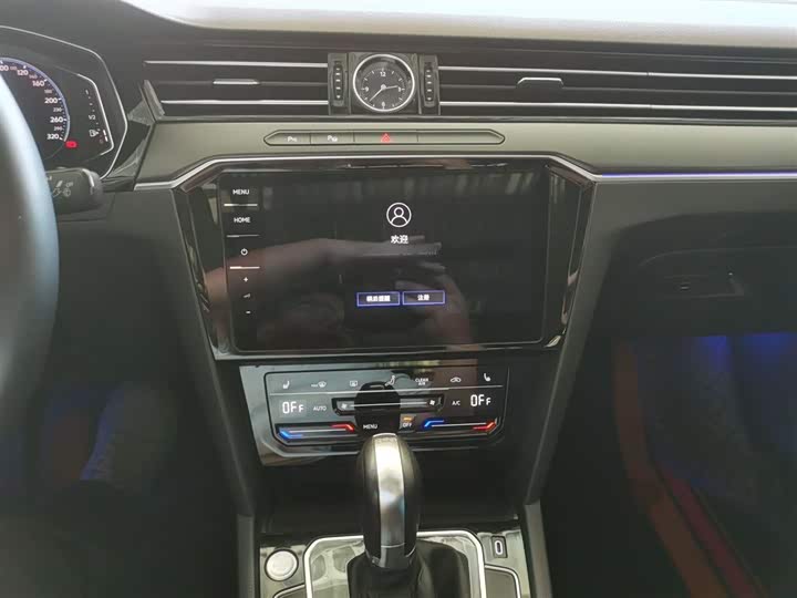 Фото 19 - Volkswagen Magotan