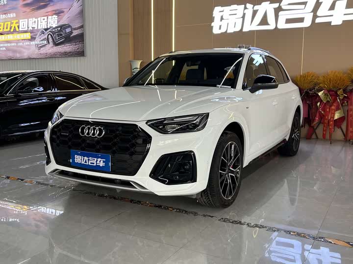 Фото 1 - Audi Q5L