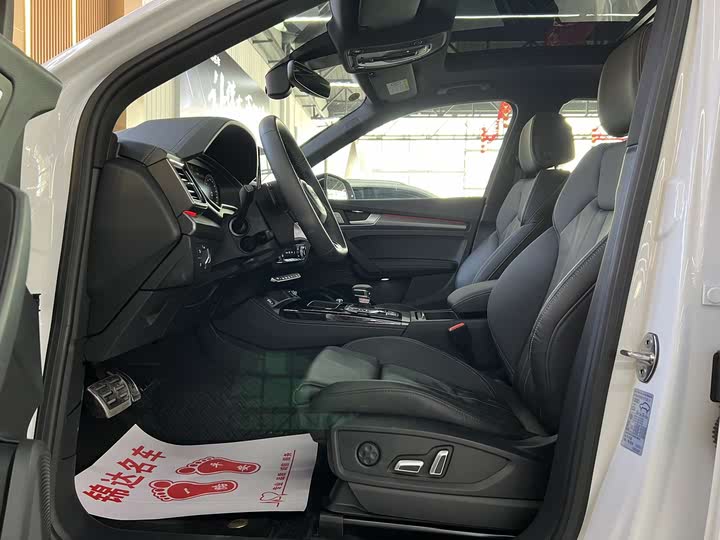 Фото 5 - Audi Q5L