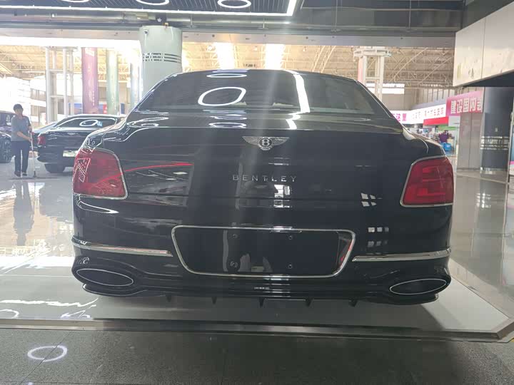 Фото 10 - Bentley Flying Spur Hybrid