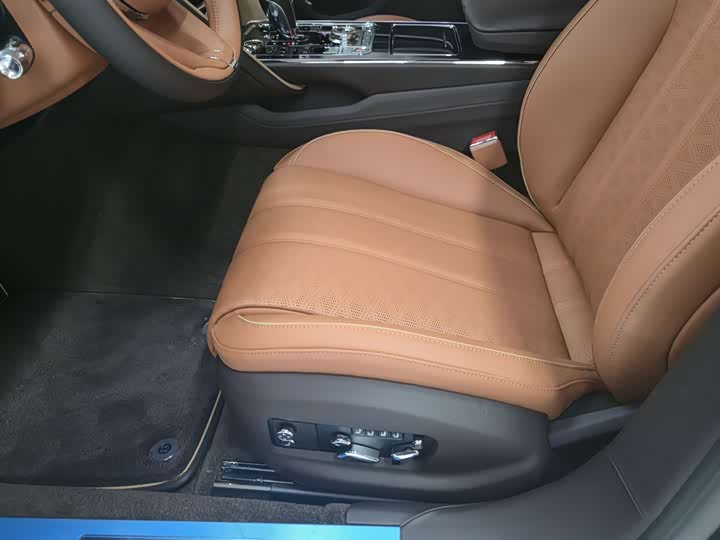 Фото 14 - Bentley Flying Spur Hybrid