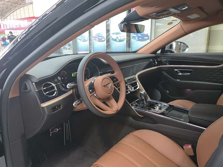 Фото 16 - Bentley Flying Spur Hybrid