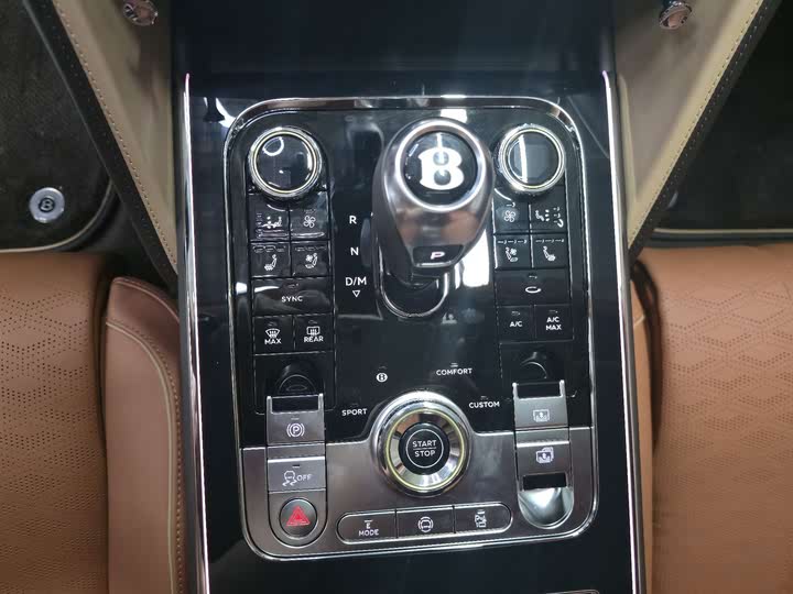 Фото 17 - Bentley Flying Spur Hybrid