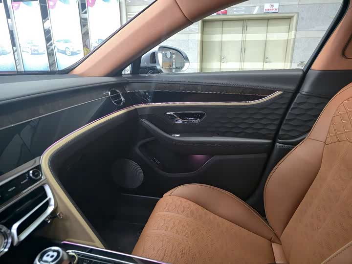 Фото 20 - Bentley Flying Spur Hybrid