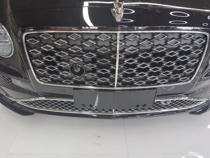 Фото 5 - Bentley Flying Spur Hybrid