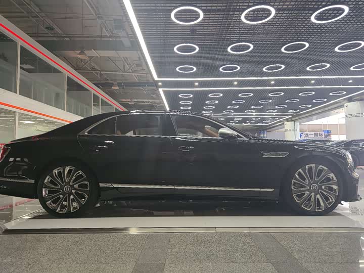 Фото 7 - Bentley Flying Spur Hybrid