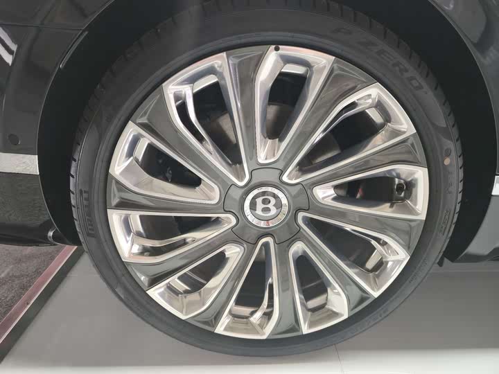 Фото 8 - Bentley Flying Spur Hybrid