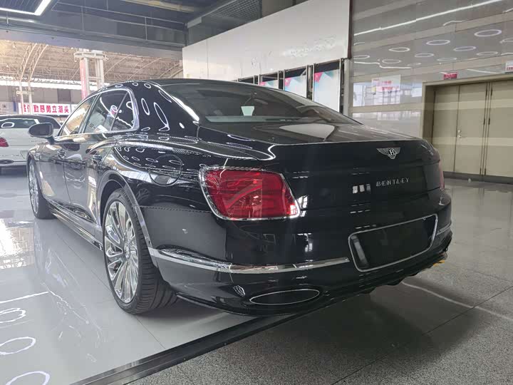 Фото 9 - Bentley Flying Spur Hybrid