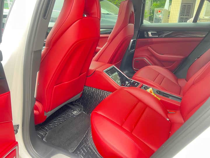 Фото 13 - Porsche Panamera