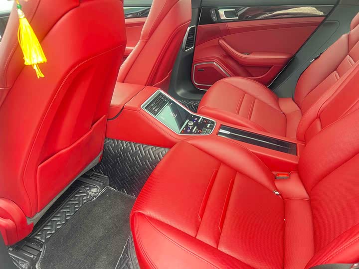 Фото 15 - Porsche Panamera