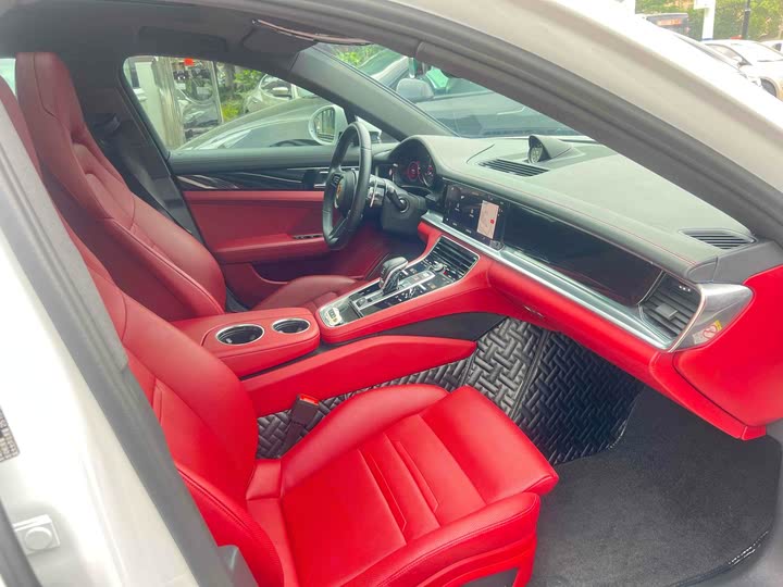 Фото 16 - Porsche Panamera