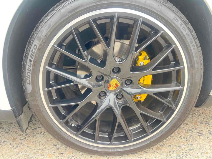 Фото 17 - Porsche Panamera