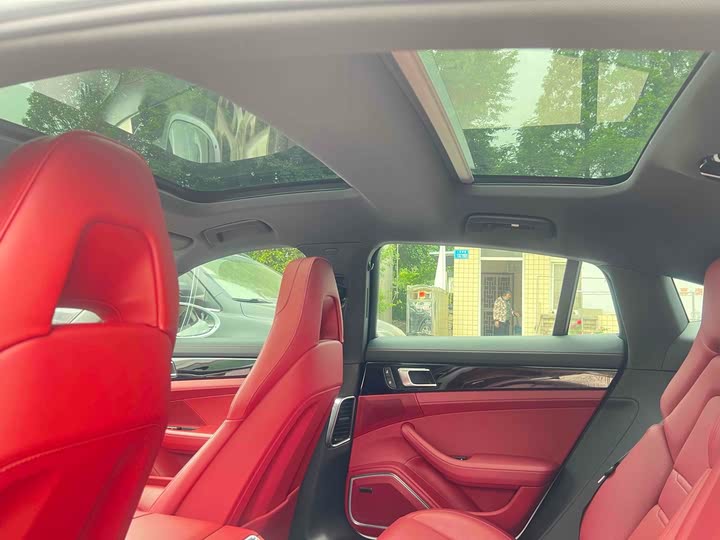 Фото 19 - Porsche Panamera