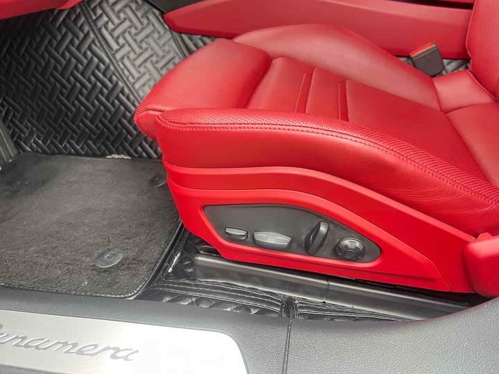 Фото 8 - Porsche Panamera