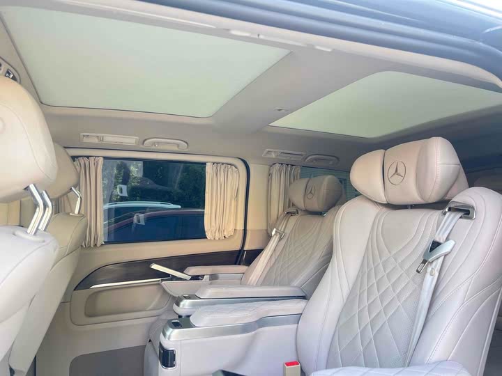 Фото 12 - Mercedes-Benz V-Class