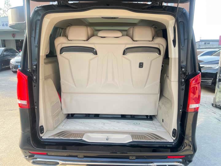 Фото 14 - Mercedes-Benz V-Class