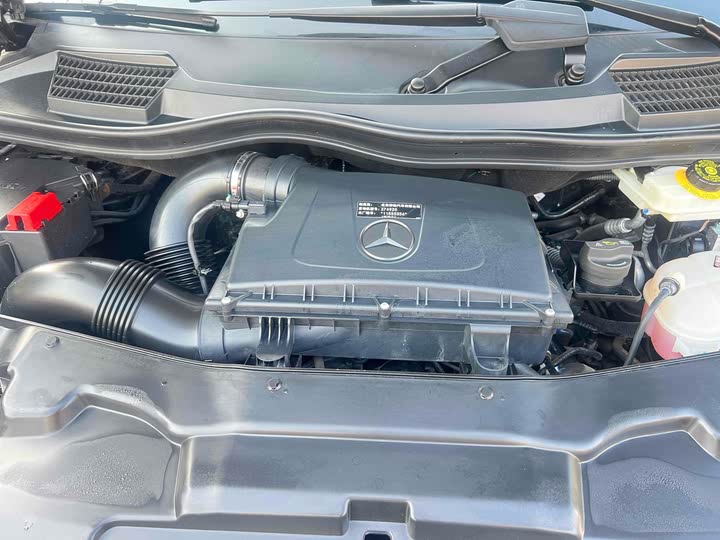 Фото 15 - Mercedes-Benz V-Class