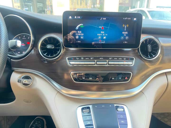 Фото 8 - Mercedes-Benz V-Class