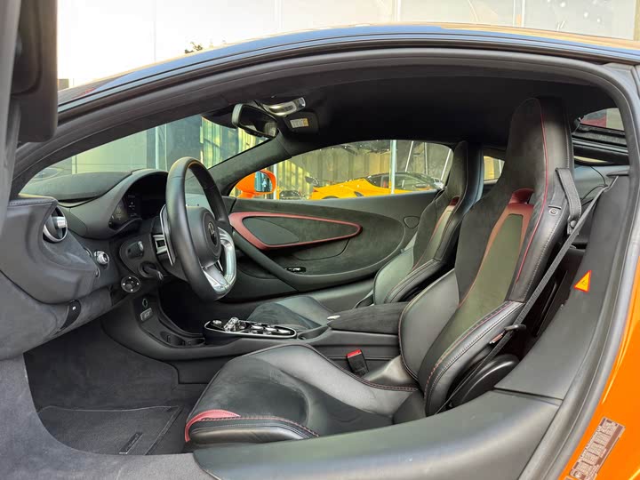 Фото 12 - McLaren GT