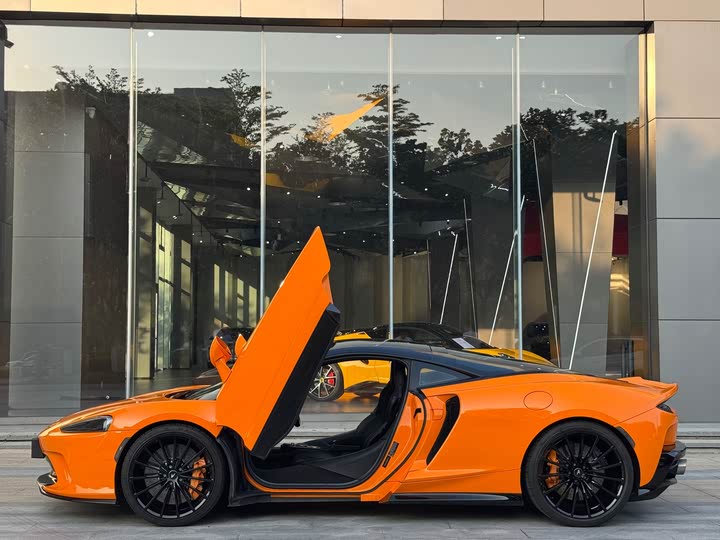 Фото 4 - McLaren GT