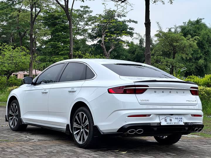 Фото 6 - Geely Preface