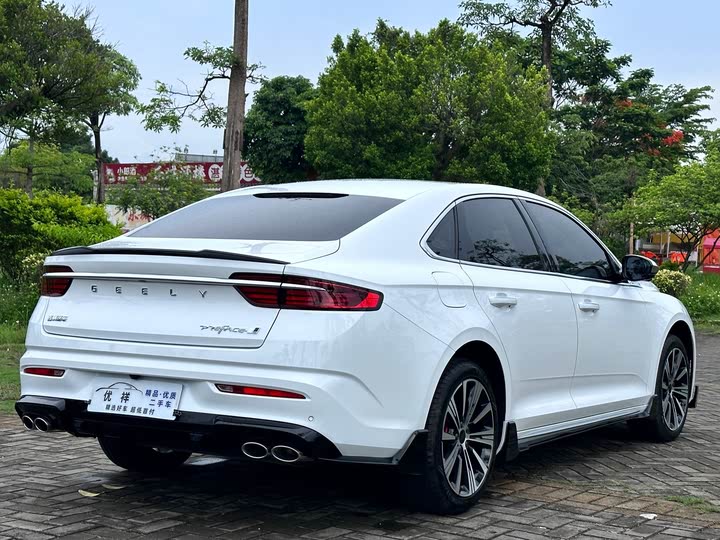 Фото 7 - Geely Preface