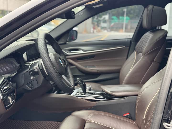 Фото 6 - BMW 5 Series