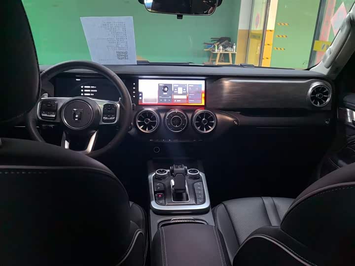 Фото 18 - Tank 300