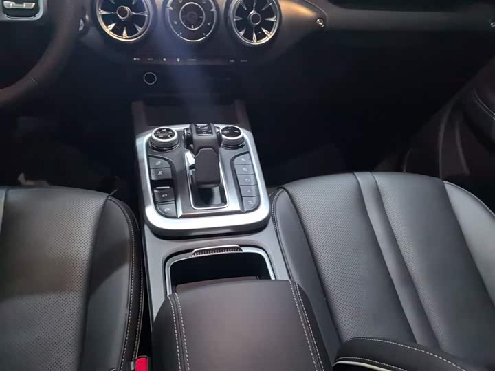 Фото 9 - Tank 300