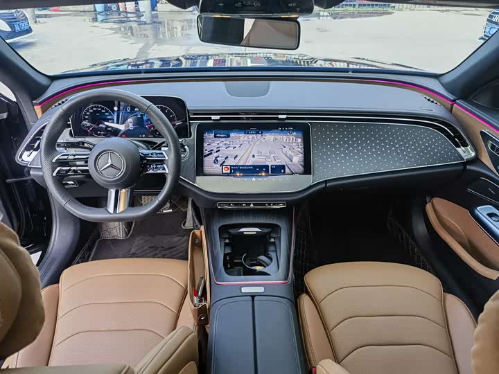 Фото 10 - Mercedes-Benz E-Class