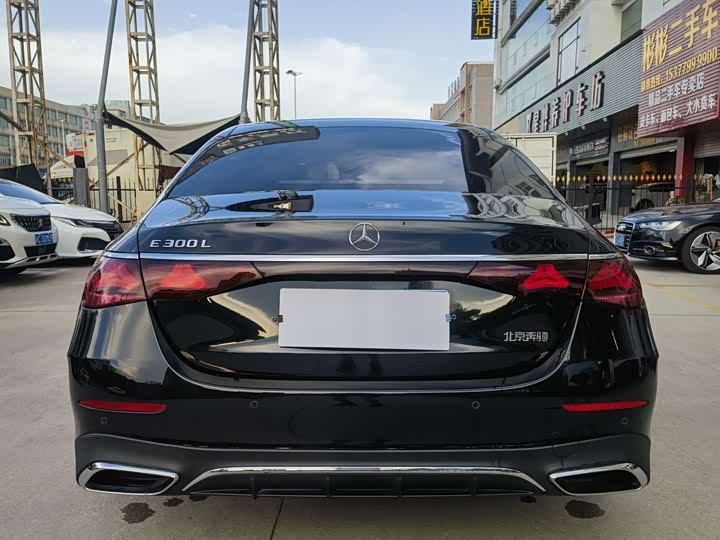 Фото 5 - Mercedes-Benz E-Class