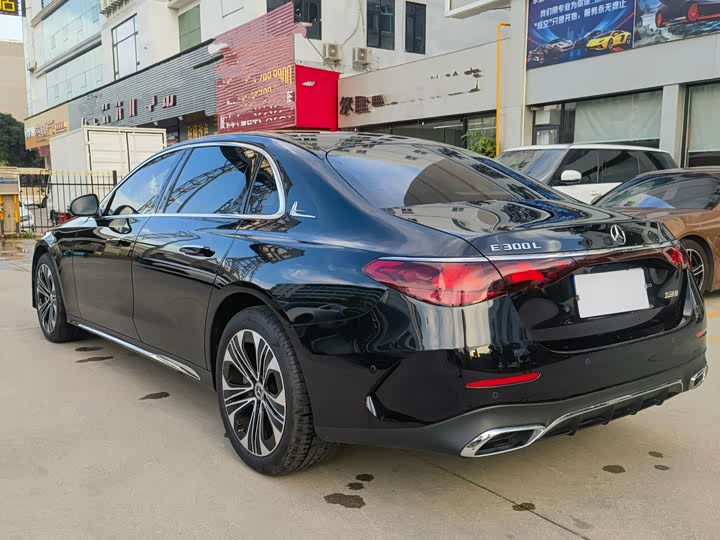 Фото 6 - Mercedes-Benz E-Class