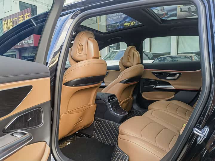 Фото 9 - Mercedes-Benz E-Class