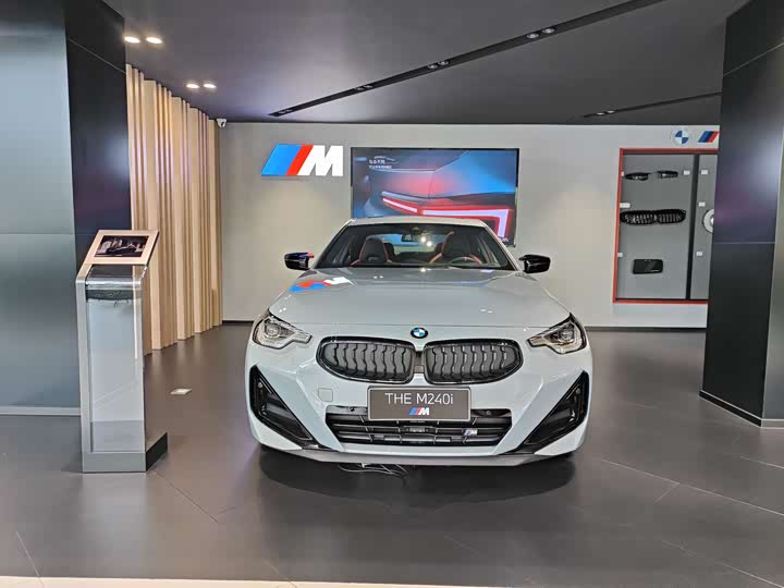 Фото 2 - BMW 2 Series