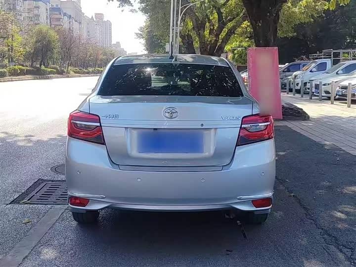 Фото 6 - Toyota Vios