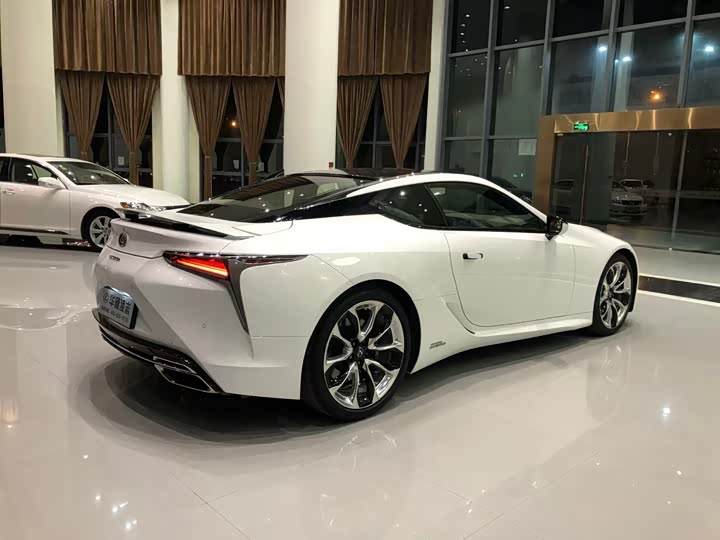 Фото 4 - Lexus LC