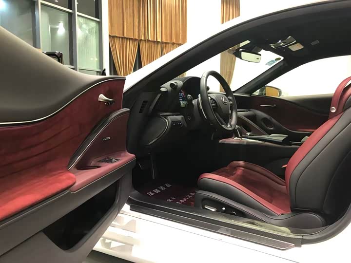 Фото 5 - Lexus LC