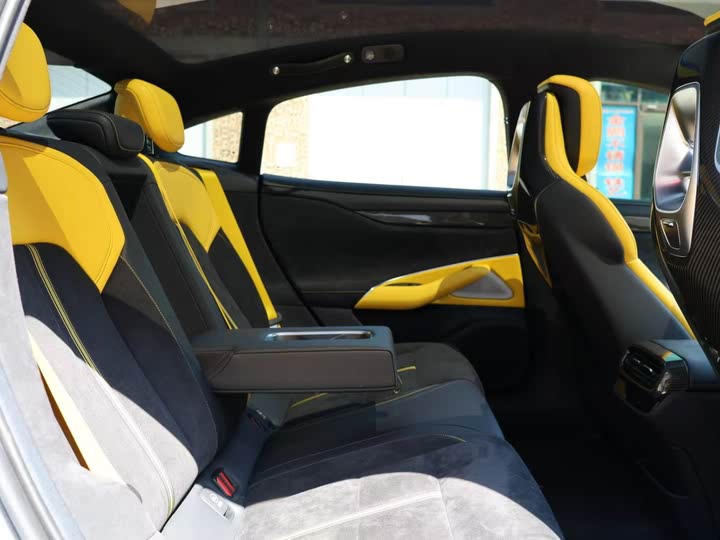 Фото 19 - Xiaomi SU7 Ultra