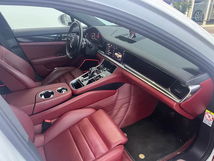 Фото 12 - Porsche Panamera