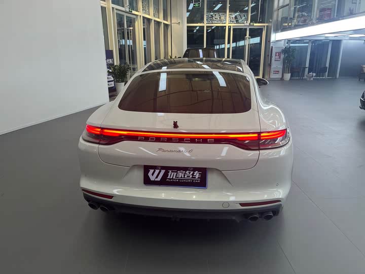 Фото 5 - Porsche Panamera