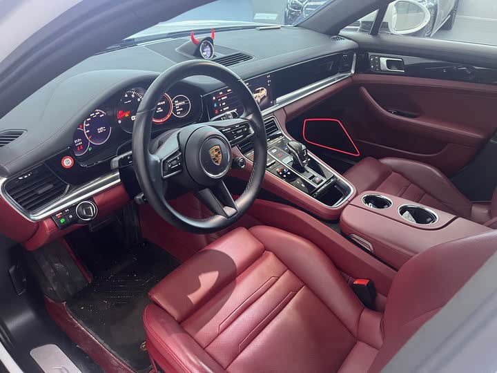 Фото 8 - Porsche Panamera