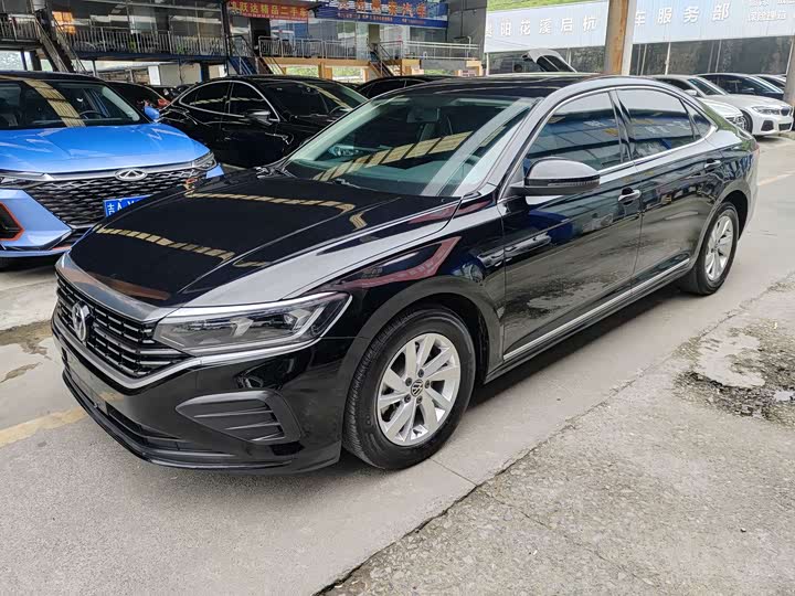 Фото 1 - Volkswagen Passat