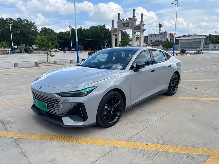 Фото 1 - Changan UNI-V