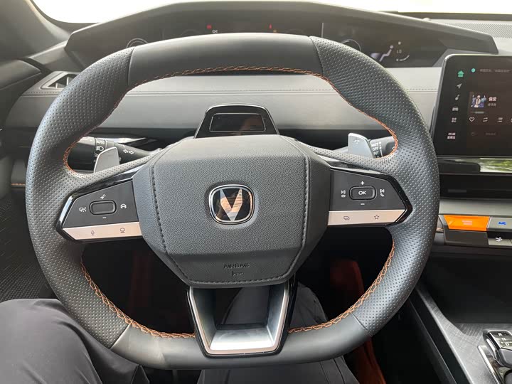 Фото 15 - Changan UNI-V