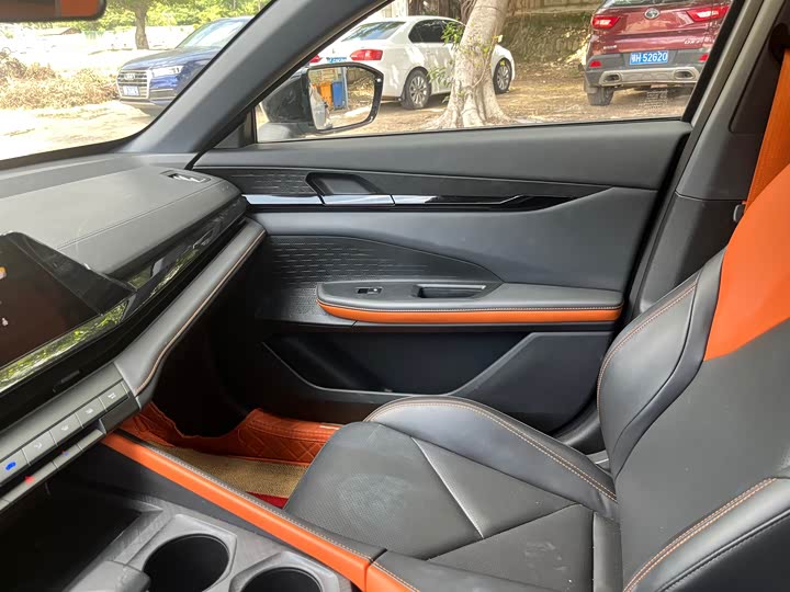 Фото 19 - Changan UNI-V