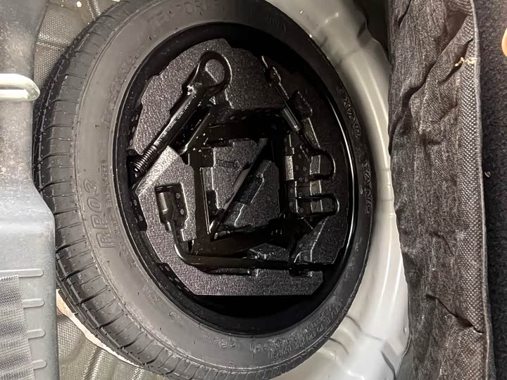 Фото 21 - Changan UNI-V