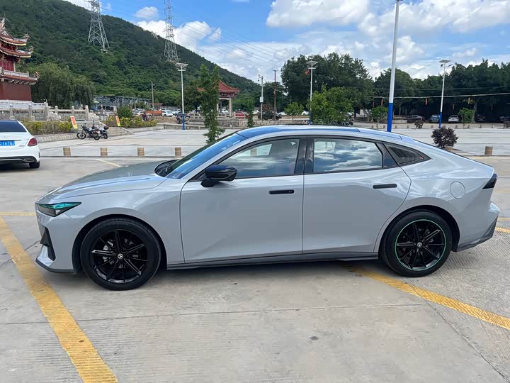 Фото 6 - Changan UNI-V