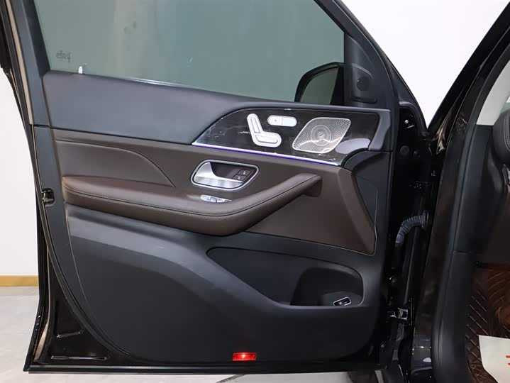 Фото 11 - Mercedes-Benz GLE-Class