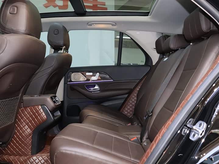 Фото 13 - Mercedes-Benz GLE-Class